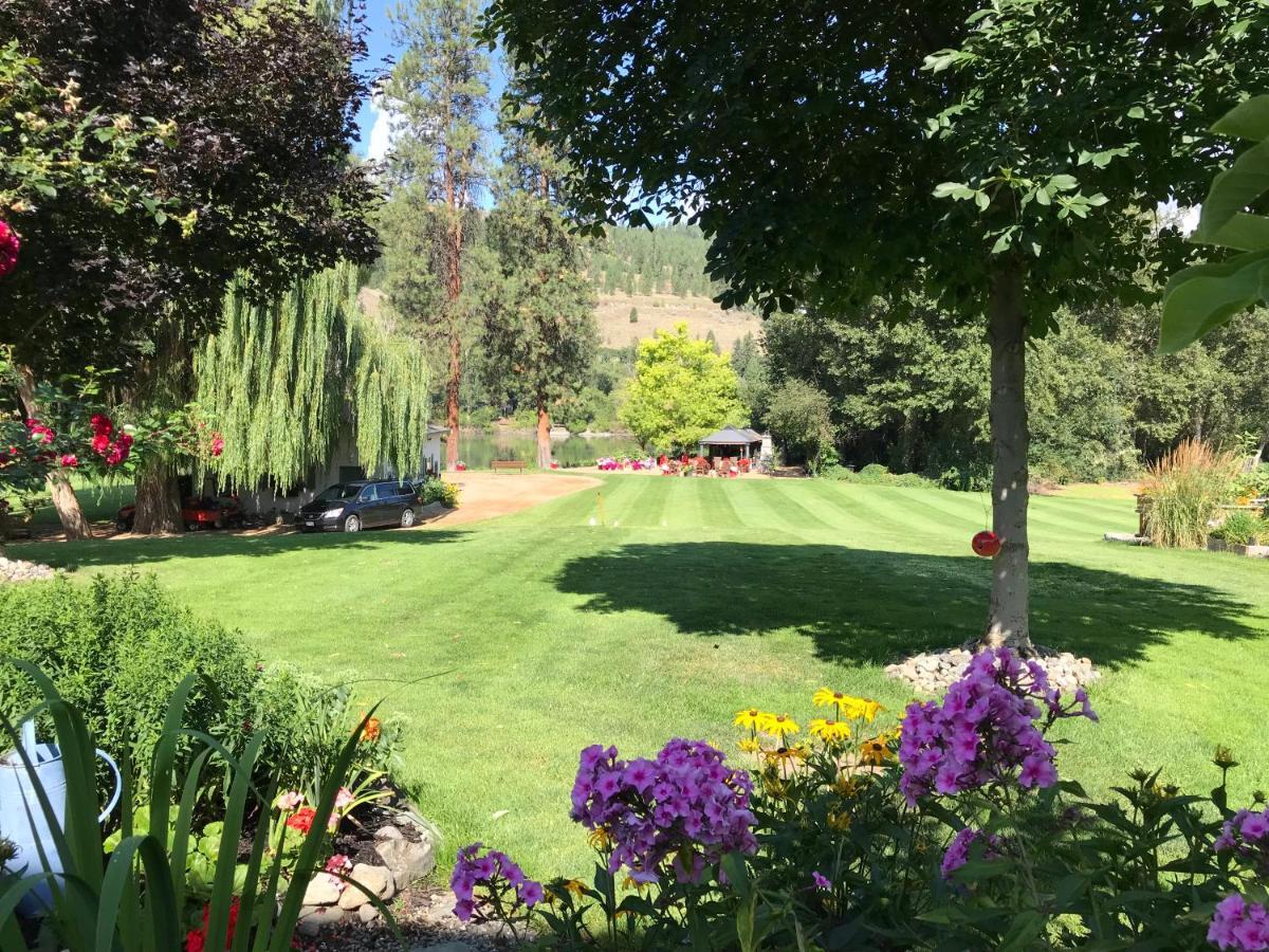 קמלופס Rayleigh Riverfront Retreat- Peaceful Garden Oasis-25 Minutes To Ski Hill מראה חיצוני תמונה